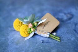 Boutonnieres, Corsages & Hair Blooms svg+xml,%3Csvg%20xmlns%3D%22http%3A%2F%2Fwww.w3 - Boutonnieres, Corsages & Hair Blooms