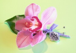 Boutonnieres, Corsages & Hair Blooms svg+xml,%3Csvg%20xmlns%3D%22http%3A%2F%2Fwww.w3 - Boutonnieres, Corsages & Hair Blooms