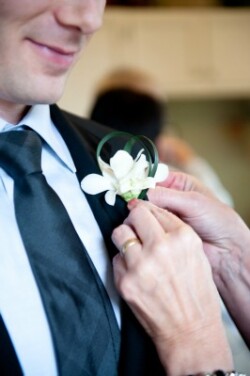 Boutonnieres, Corsages & Hair Blooms svg+xml,%3Csvg%20xmlns%3D%22http%3A%2F%2Fwww.w3 - Boutonnieres, Corsages & Hair Blooms