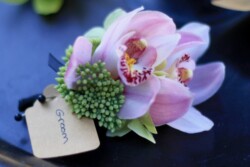 Boutonnieres, Corsages & Hair Blooms svg+xml,%3Csvg%20xmlns%3D%22http%3A%2F%2Fwww.w3 - Boutonnieres, Corsages & Hair Blooms