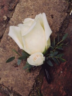 Boutonnieres, Corsages & Hair Blooms svg+xml,%3Csvg%20xmlns%3D%22http%3A%2F%2Fwww.w3 - Boutonnieres, Corsages & Hair Blooms