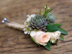 Boutonnieres, Corsages & Hair Blooms svg+xml,%3Csvg%20xmlns%3D%22http%3A%2F%2Fwww.w3 - Boutonnieres, Corsages & Hair Blooms