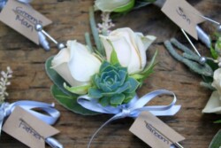 Boutonnieres, Corsages & Hair Blooms svg+xml,%3Csvg%20xmlns%3D%22http%3A%2F%2Fwww.w3 - Boutonnieres, Corsages & Hair Blooms