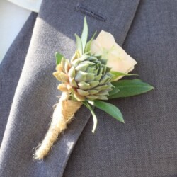 Boutonnieres, Corsages & Hair Blooms svg+xml,%3Csvg%20xmlns%3D%22http%3A%2F%2Fwww.w3 - Boutonnieres, Corsages & Hair Blooms