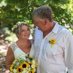 Boutonnieres, Corsages & Hair Blooms svg+xml,%3Csvg%20xmlns%3D%22http%3A%2F%2Fwww.w3 - Boutonnieres, Corsages & Hair Blooms