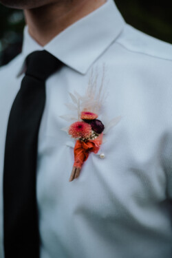 Boutonnieres, Corsages & Hair Blooms svg+xml,%3Csvg%20xmlns%3D%22http%3A%2F%2Fwww.w3 - Boutonnieres, Corsages & Hair Blooms