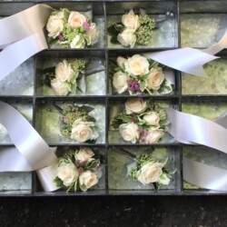 Boutonnieres, Corsages & Hair Blooms svg+xml,%3Csvg%20xmlns%3D%22http%3A%2F%2Fwww.w3 - Boutonnieres, Corsages & Hair Blooms