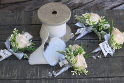 Boutonnieres, Corsages & Hair Blooms svg+xml,%3Csvg%20xmlns%3D%22http%3A%2F%2Fwww.w3 - Boutonnieres, Corsages & Hair Blooms