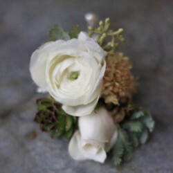 Boutonnieres, Corsages & Hair Blooms svg+xml,%3Csvg%20xmlns%3D%22http%3A%2F%2Fwww.w3 - Boutonnieres, Corsages & Hair Blooms