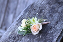 Boutonnieres, Corsages & Hair Blooms svg+xml,%3Csvg%20xmlns%3D%22http%3A%2F%2Fwww.w3 - Boutonnieres, Corsages & Hair Blooms