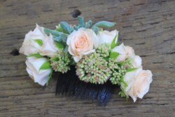 Boutonnieres, Corsages & Hair Blooms svg+xml,%3Csvg%20xmlns%3D%22http%3A%2F%2Fwww.w3 - Boutonnieres, Corsages & Hair Blooms