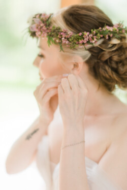 Boutonnieres, Corsages & Hair Blooms svg+xml,%3Csvg%20xmlns%3D%22http%3A%2F%2Fwww.w3 - Boutonnieres, Corsages & Hair Blooms