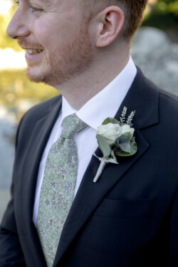 Boutonnieres, Corsages & Hair Blooms svg+xml,%3Csvg%20xmlns%3D%22http%3A%2F%2Fwww.w3 - Boutonnieres, Corsages & Hair Blooms