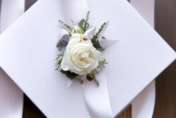 Boutonnieres, Corsages & Hair Blooms svg+xml,%3Csvg%20xmlns%3D%22http%3A%2F%2Fwww.w3 - Boutonnieres, Corsages & Hair Blooms